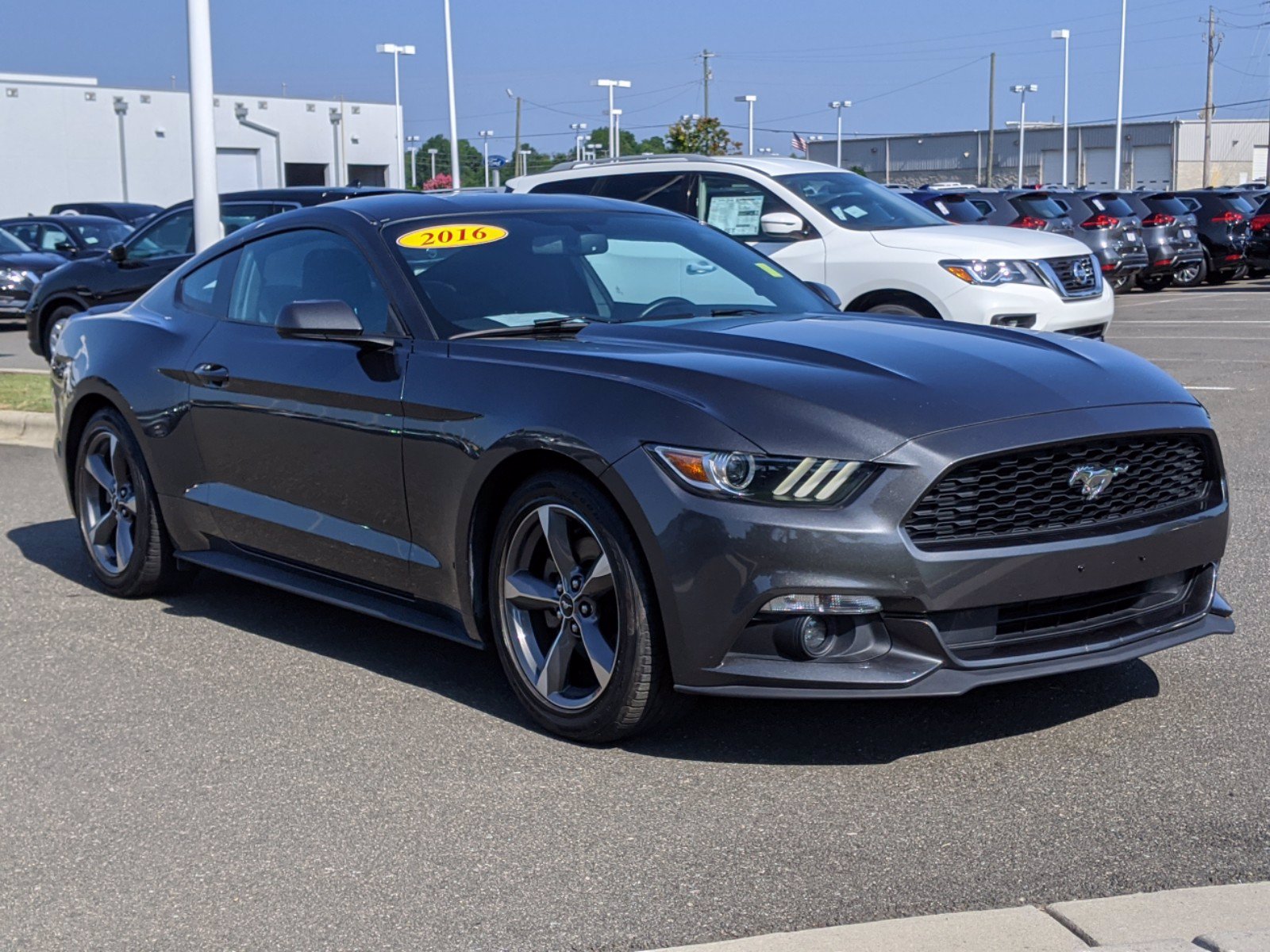 Pre-Owned 2016 Ford Mustang V6 RWD 2dr Car