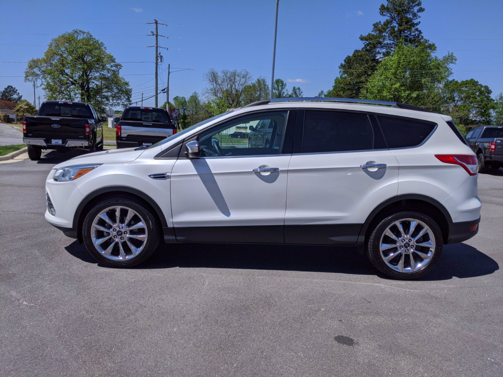 PreOwned 2016 Ford Escape SE FWD Sport Utility