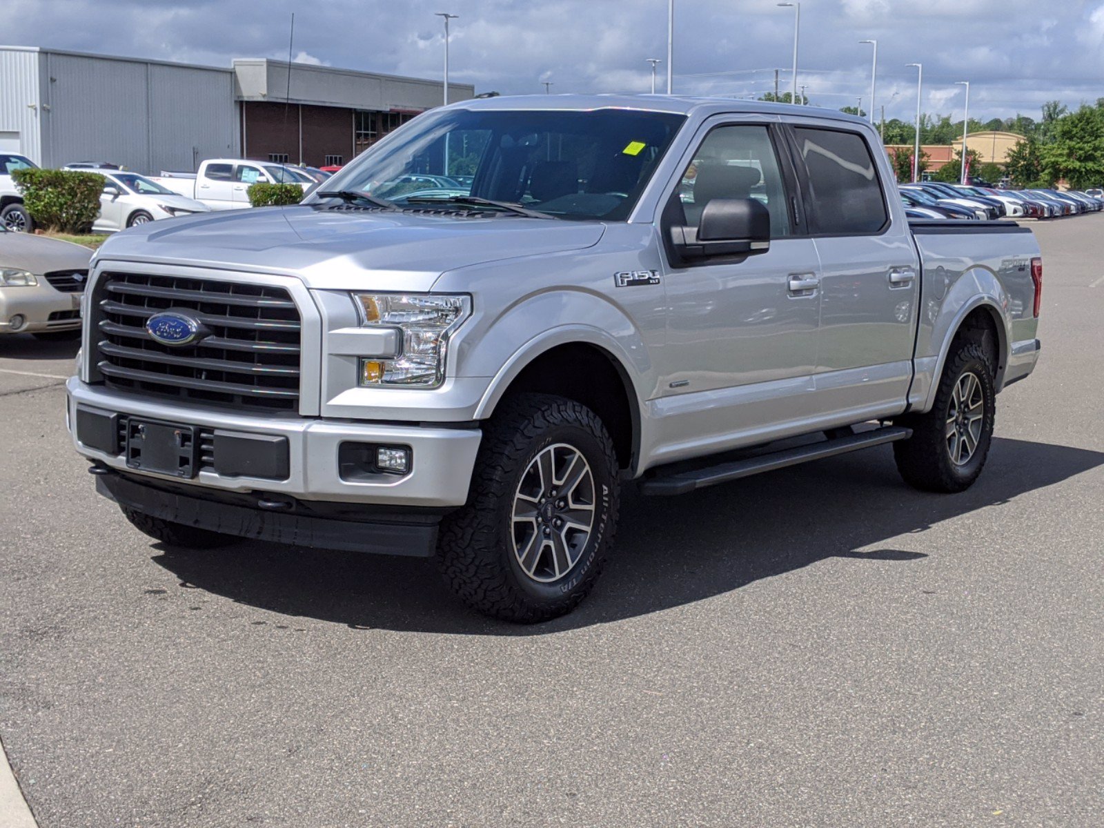 Pre-Owned 2017 Ford F-150 XLT With Navigation & 4WD