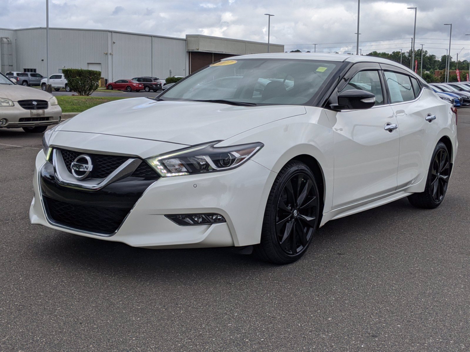 Pre-Owned 2017 Nissan Maxima SR With Navigation