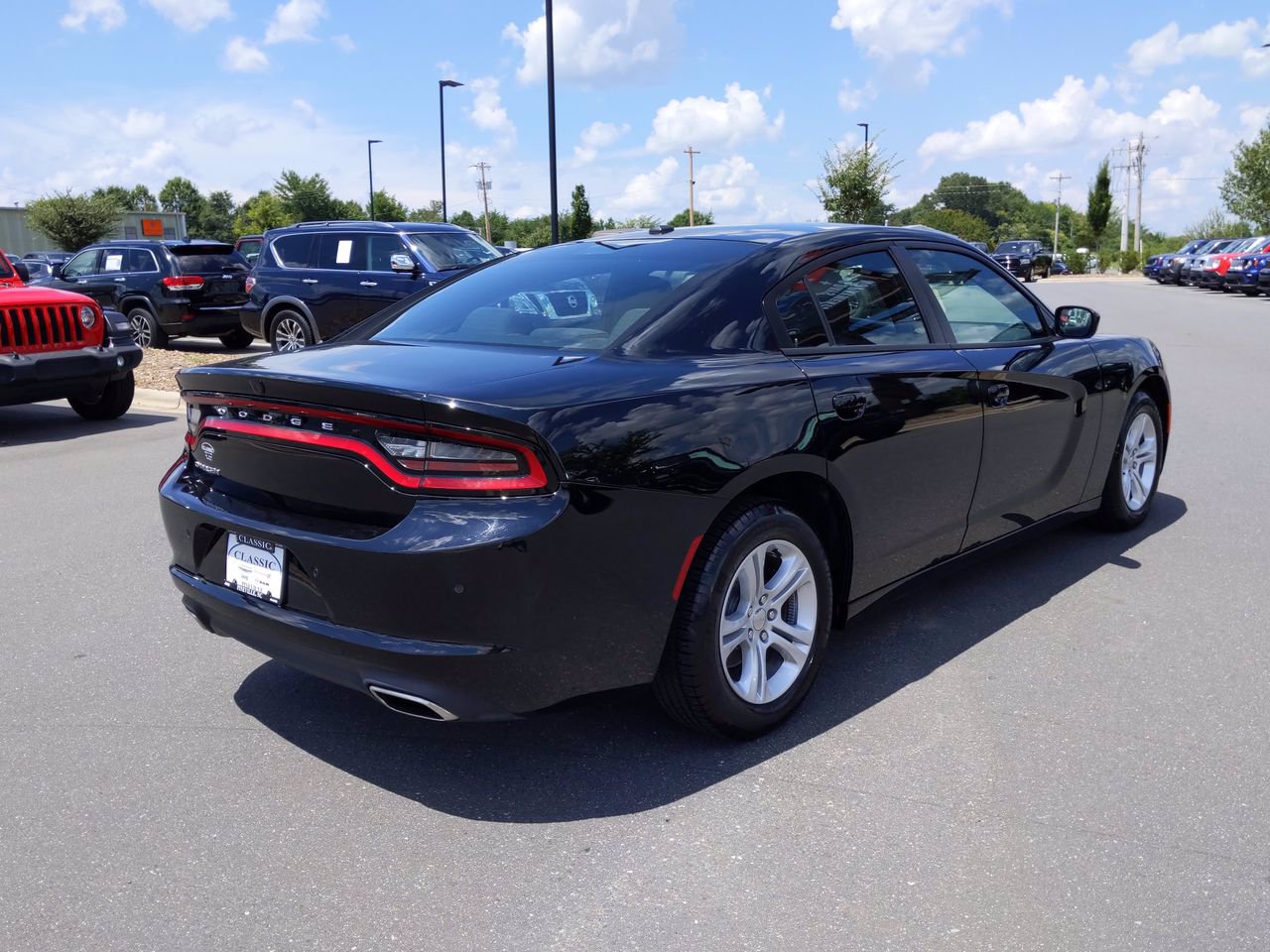 Pre-Owned 2019 Dodge Charger SXT RWD 4dr Car