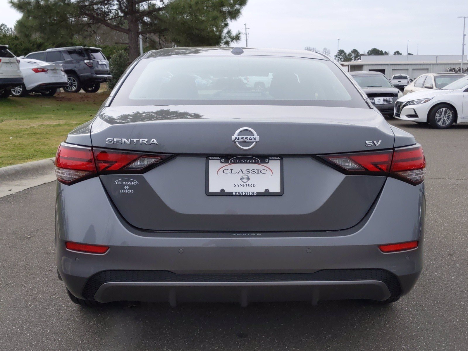 New 2020 Nissan Sentra SV FWD 4dr Car