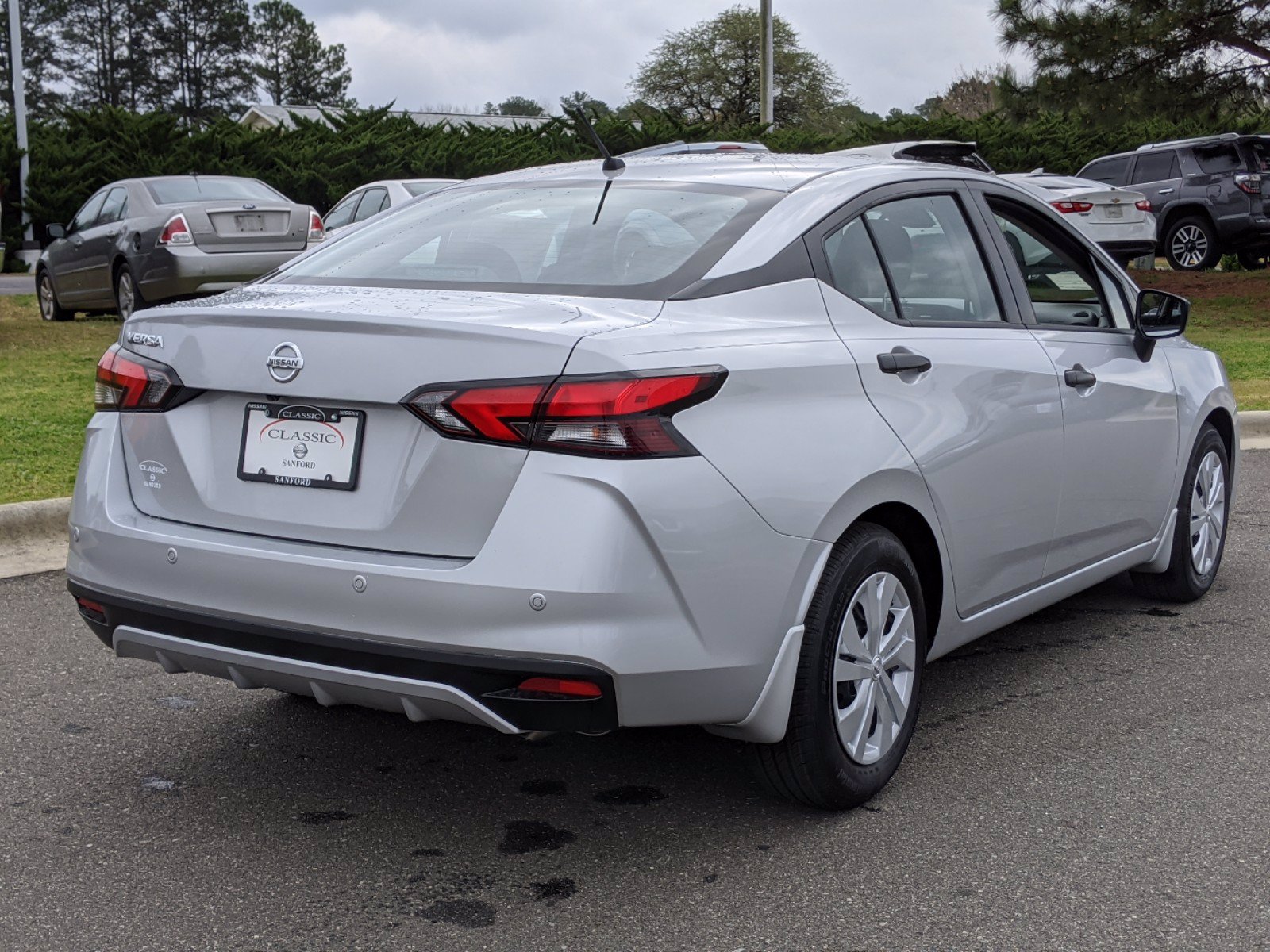 New 2020 Nissan Versa S FWD 4dr Car