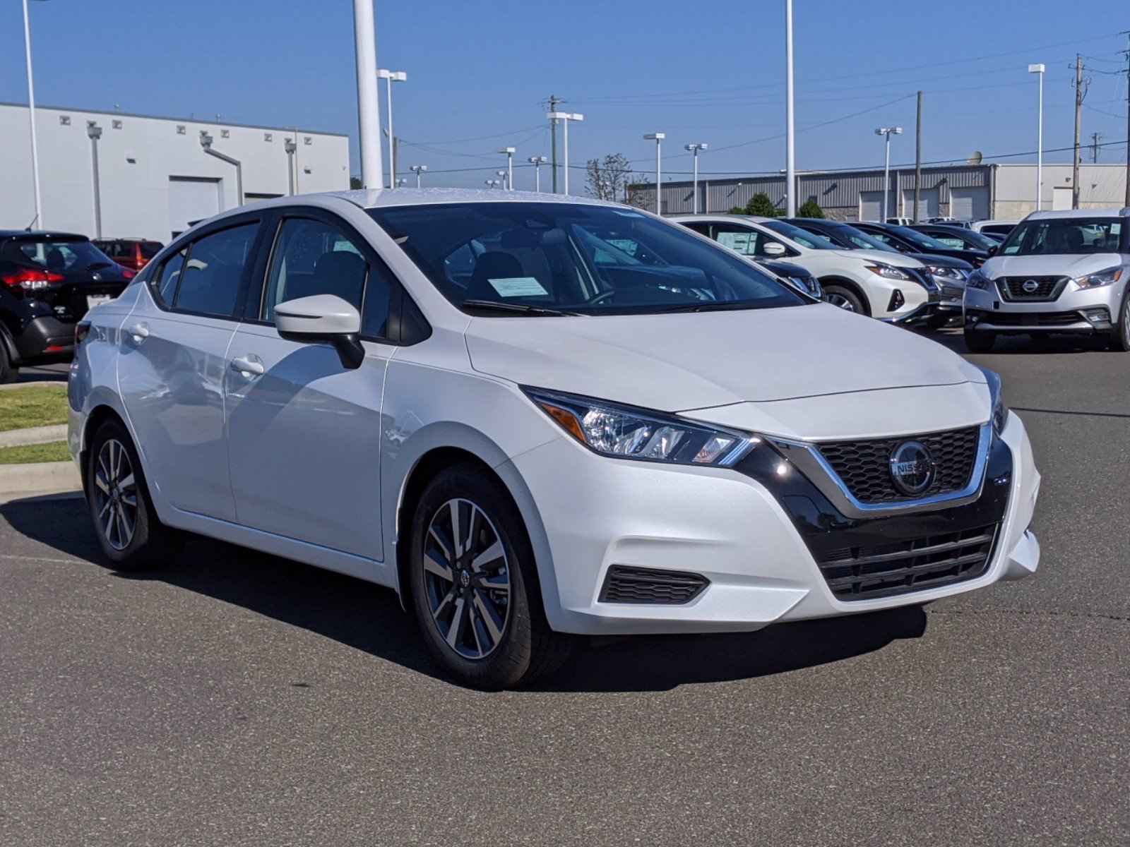 New 2020 Nissan Versa SV FWD 4dr Car