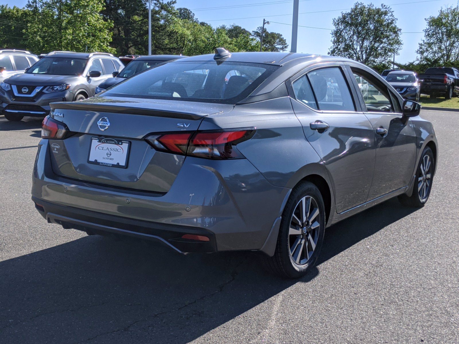 New 2020 Nissan Versa SV FWD 4dr Car