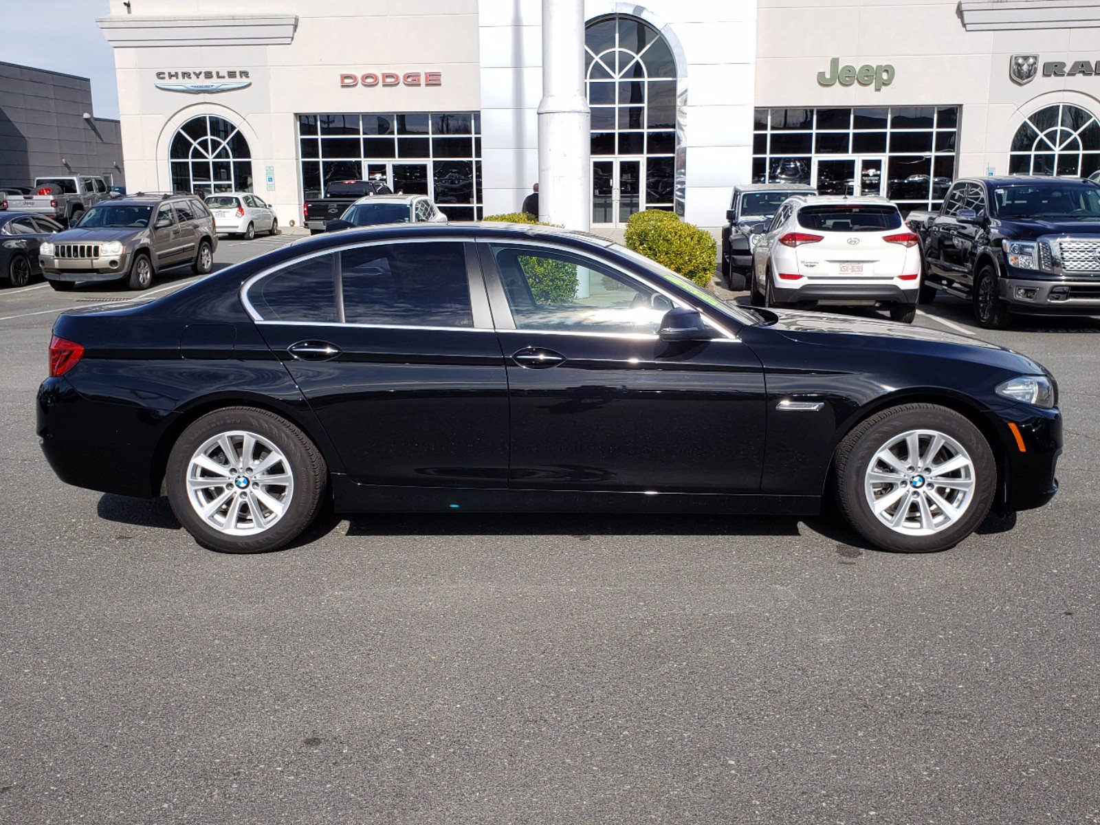 Pre Owned 16 Bmw 5 Series 528i With Navigation